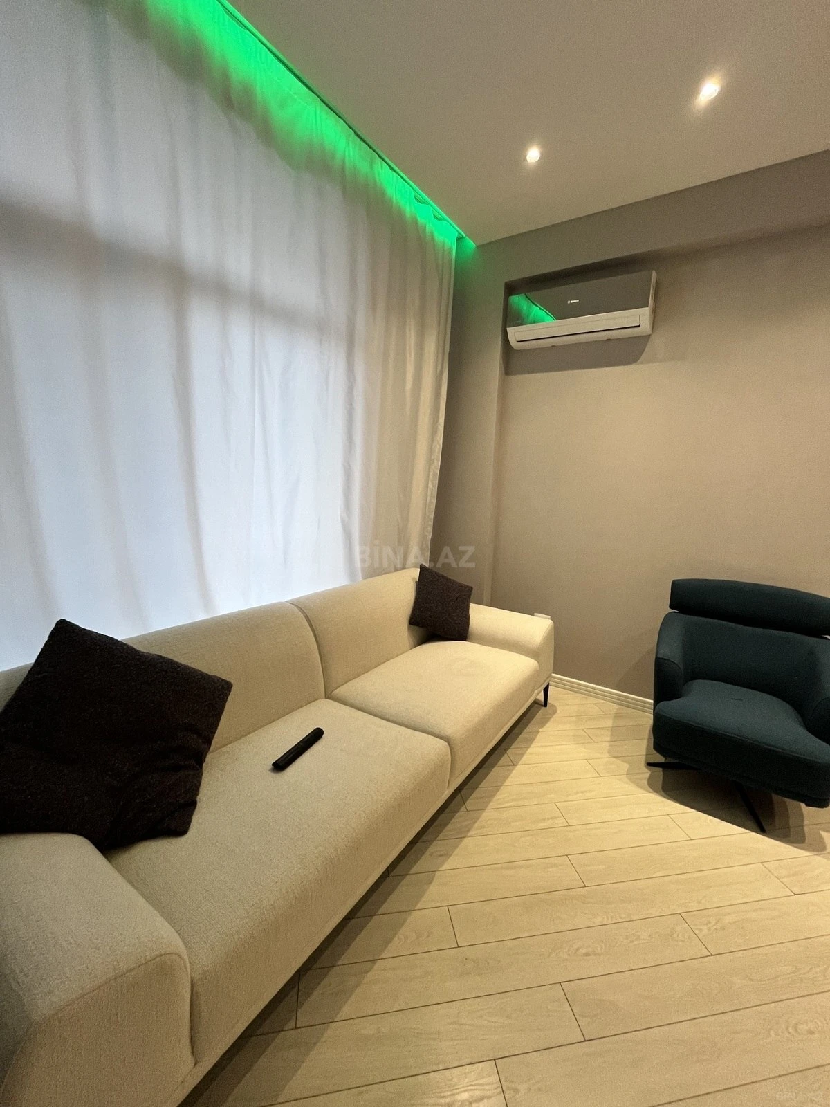 Satılır 2 otaqlı mənzil 88 m²