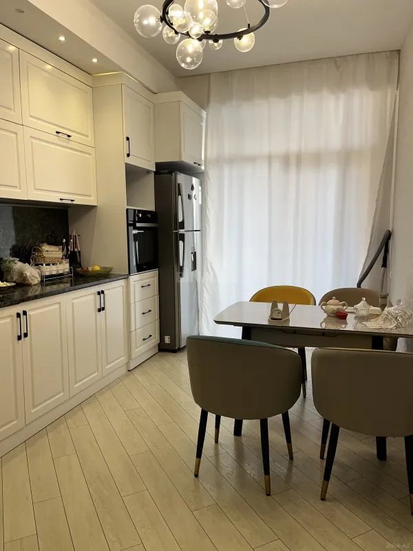 Satılır 2 otaqlı mənzil 88 m²