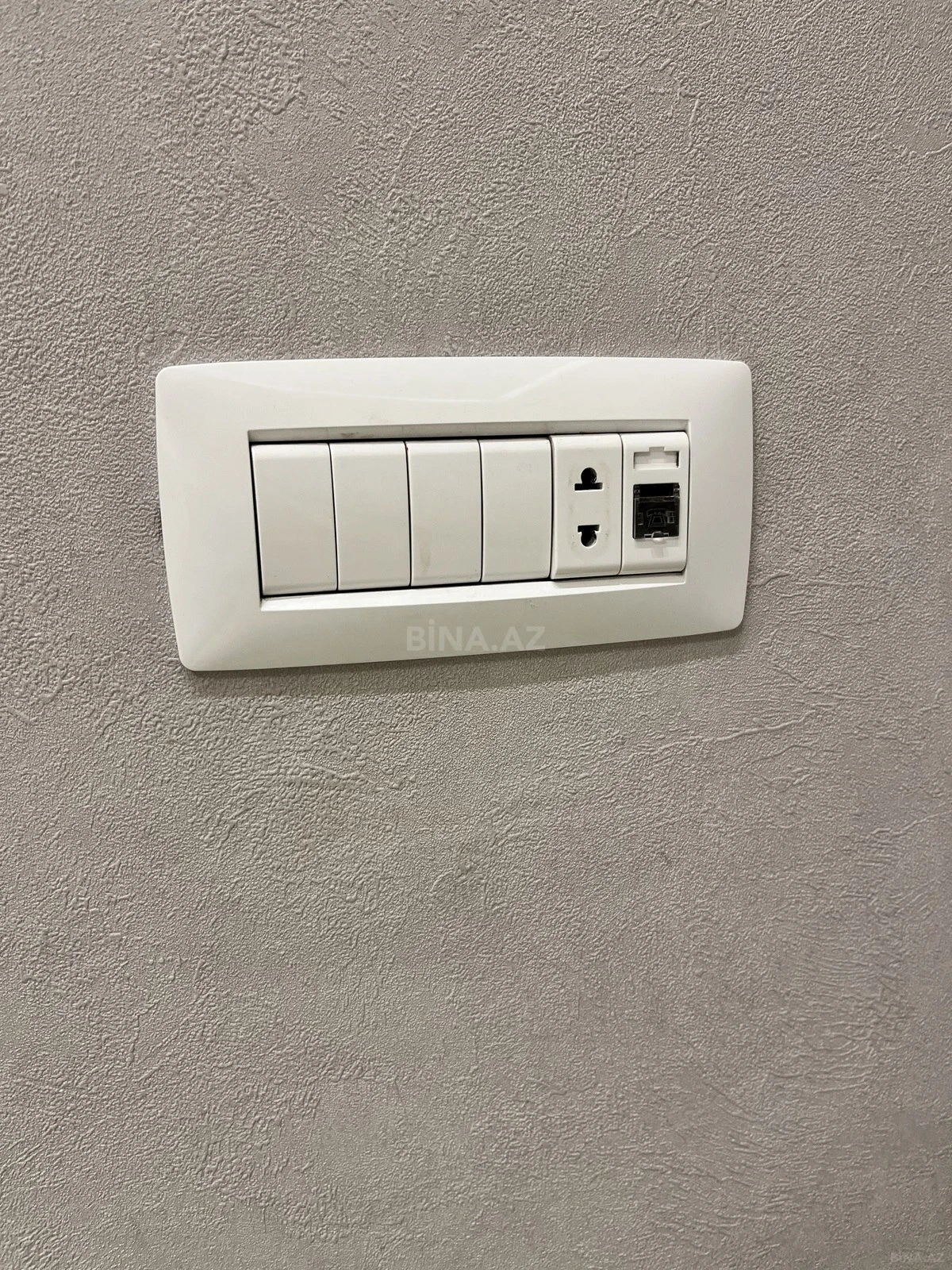 Satılır 2 otaqlı mənzil 88 m²