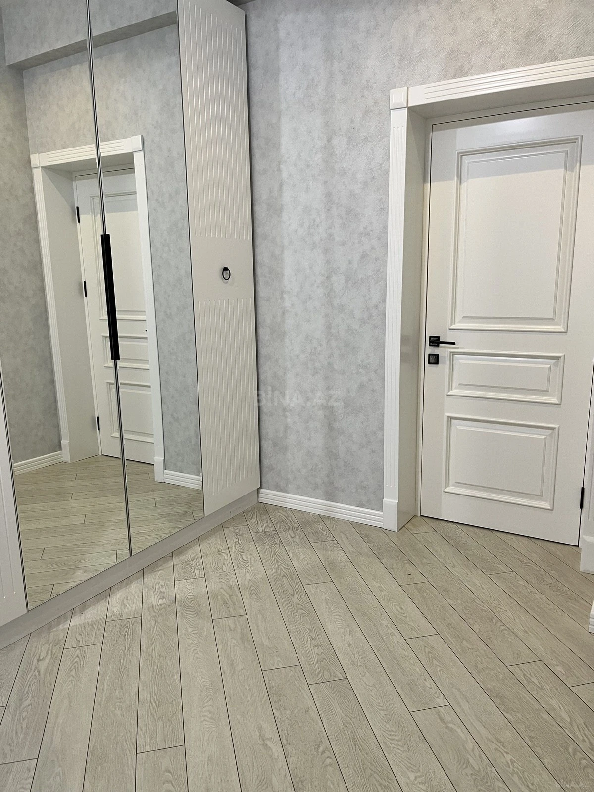 Satılır 2 otaqlı mənzil 88 m²