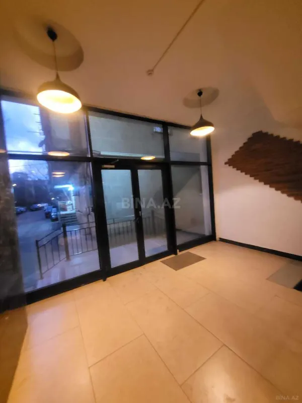 Satılır 4 otaqlı mənzil 175 m²
