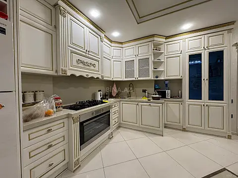 Satılır 4 otaqlı mənzil 175 m² — Bakı, Memar Əcəmi yanı 4 otaq 175.00 m²