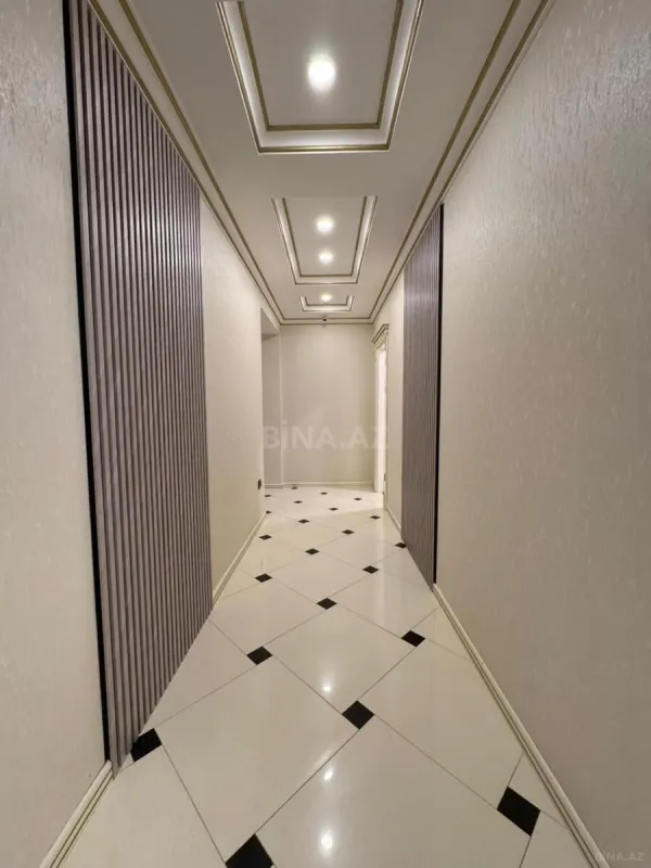 Satılır 4 otaqlı mənzil 175 m²