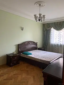Kirayə verilir 2 otaqlı mənzil 90 m²