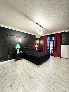 Satılır 5 otaqlı həyət evi 260 m²