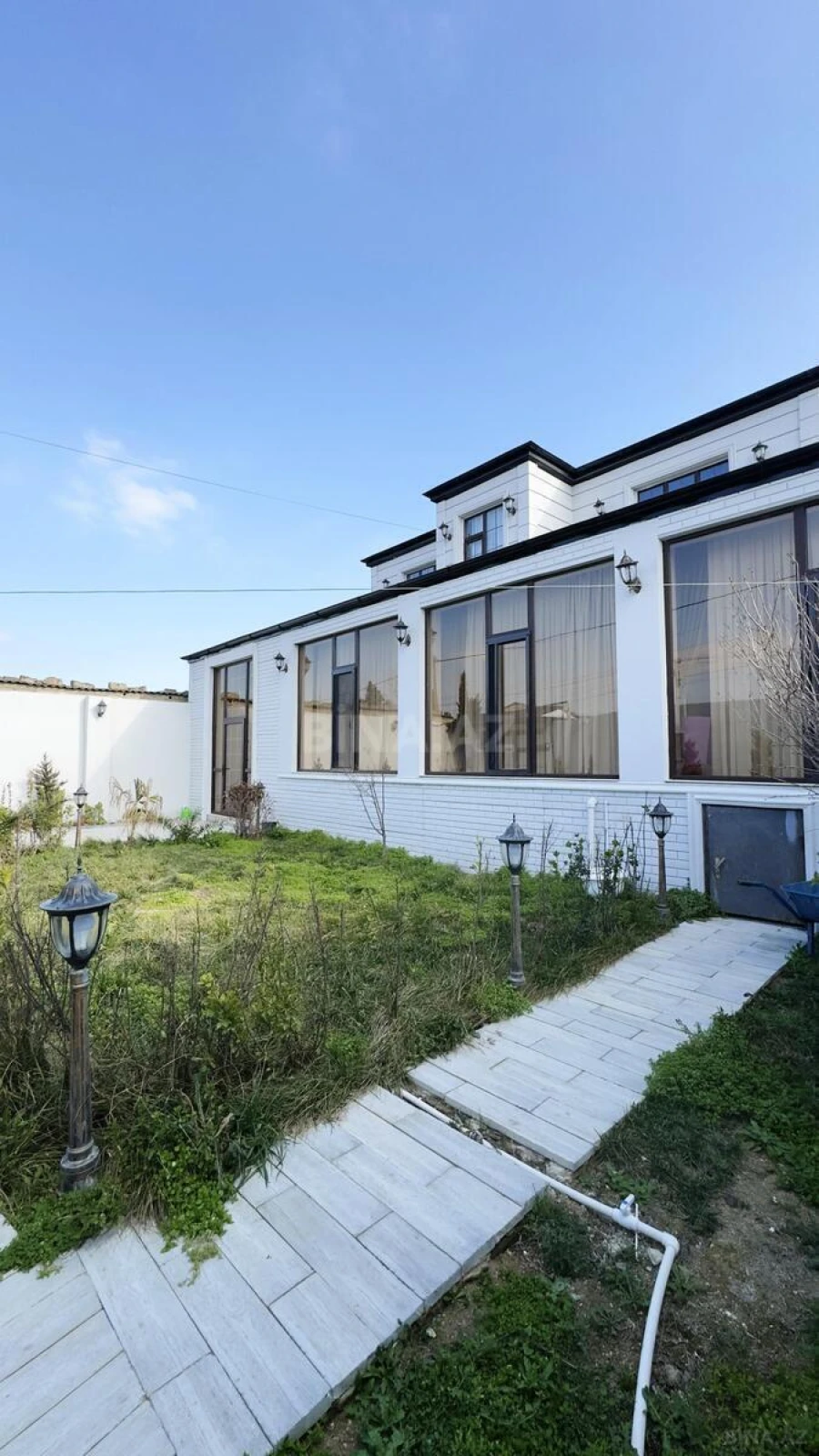 Satılır 5 otaqlı həyət evi 260 m²