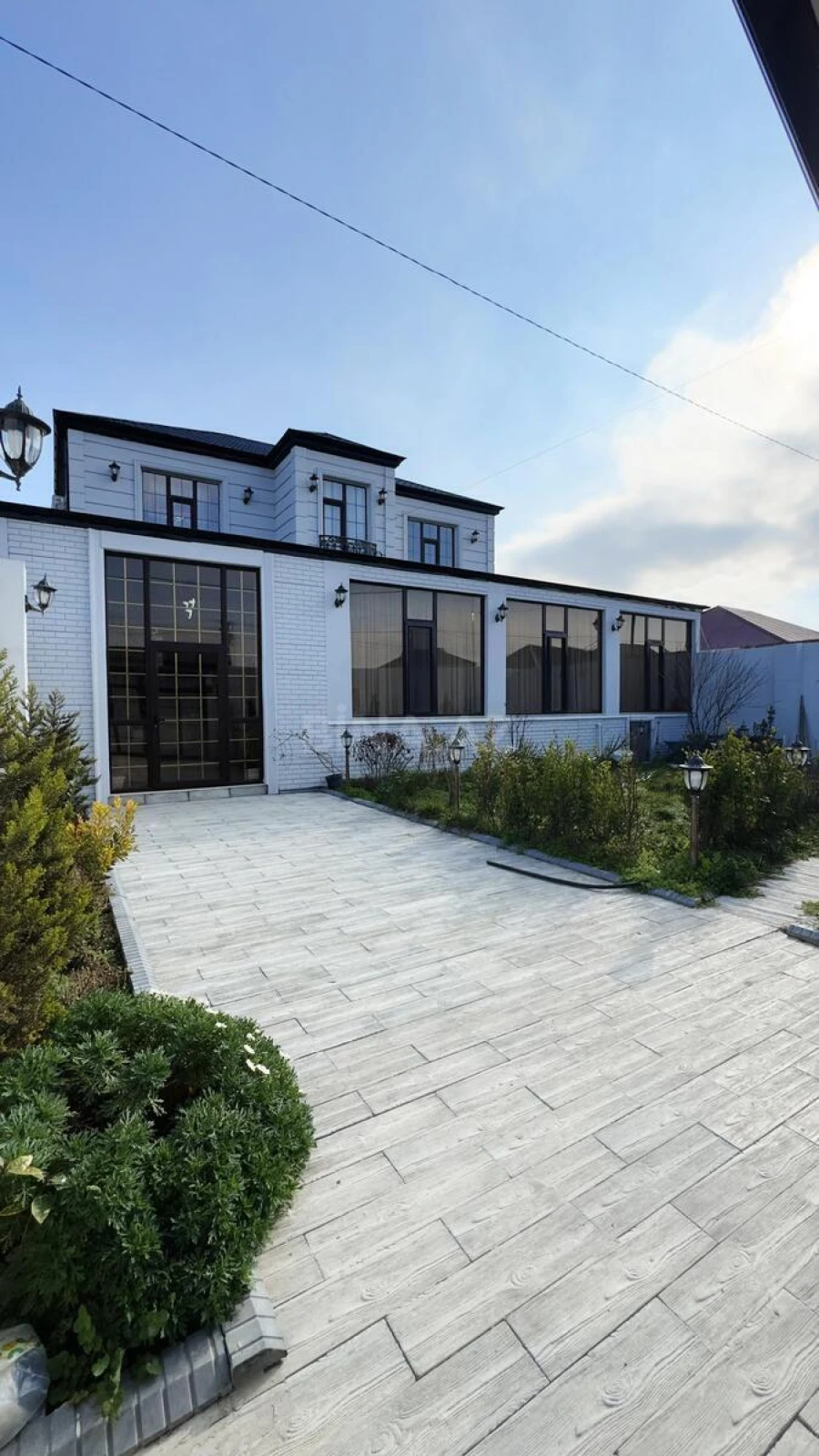 Satılır 5 otaqlı həyət evi 260 m²