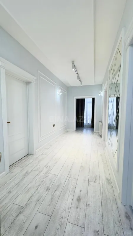 Satılır 5 otaqlı həyət evi 260 m²