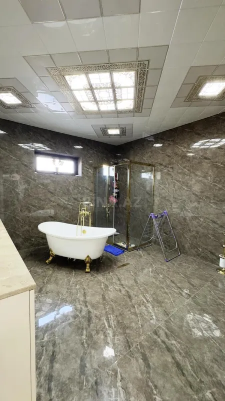 Satılır 5 otaqlı həyət evi 260 m²