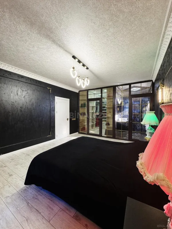 Satılır 5 otaqlı həyət evi 260 m²