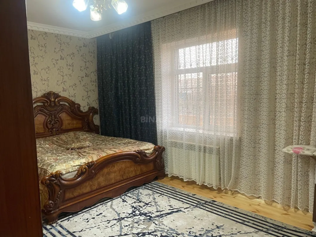Satılır 7 otaqlı həyət evi 200 m²