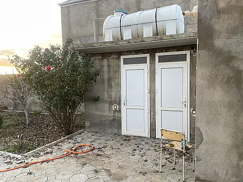 Satılır 7 otaqlı həyət evi 200 m²