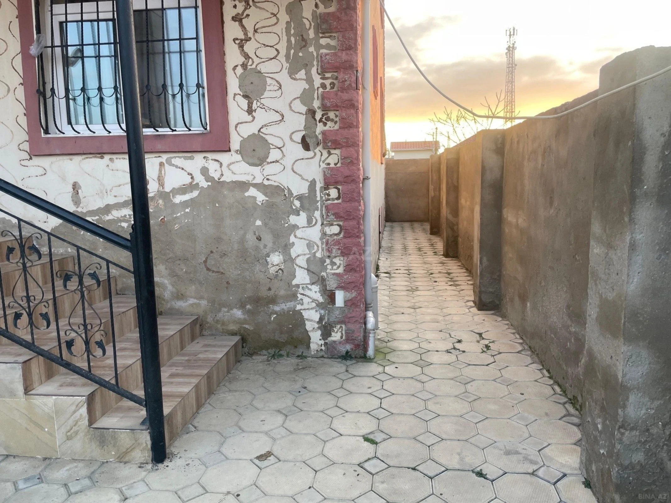 Satılır 7 otaqlı həyət evi 200 m²