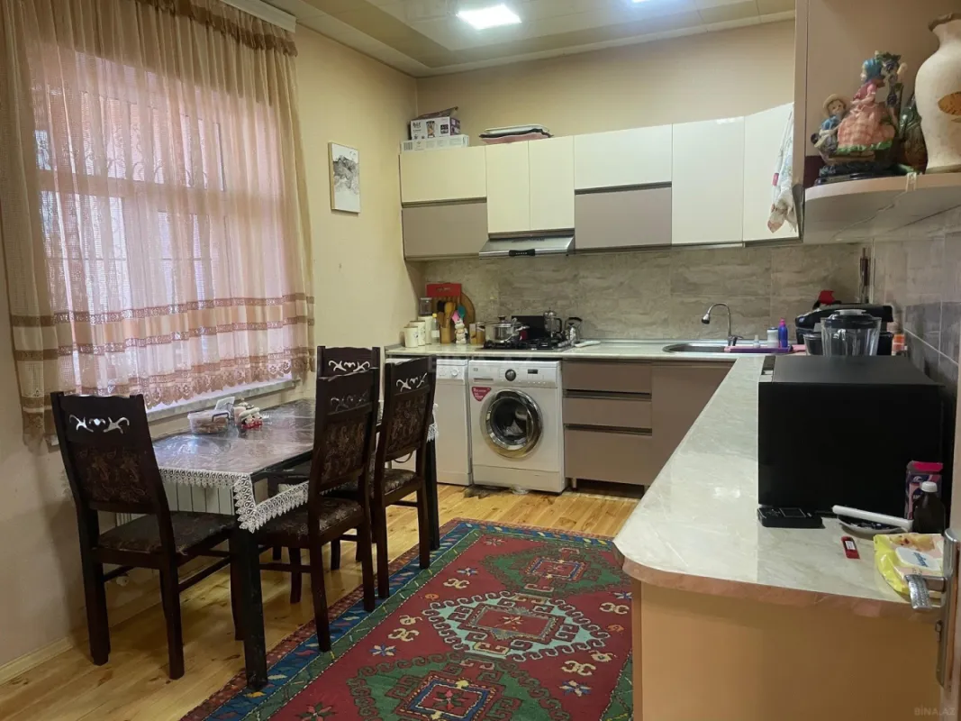 Satılır 7 otaqlı həyət evi 200 m²