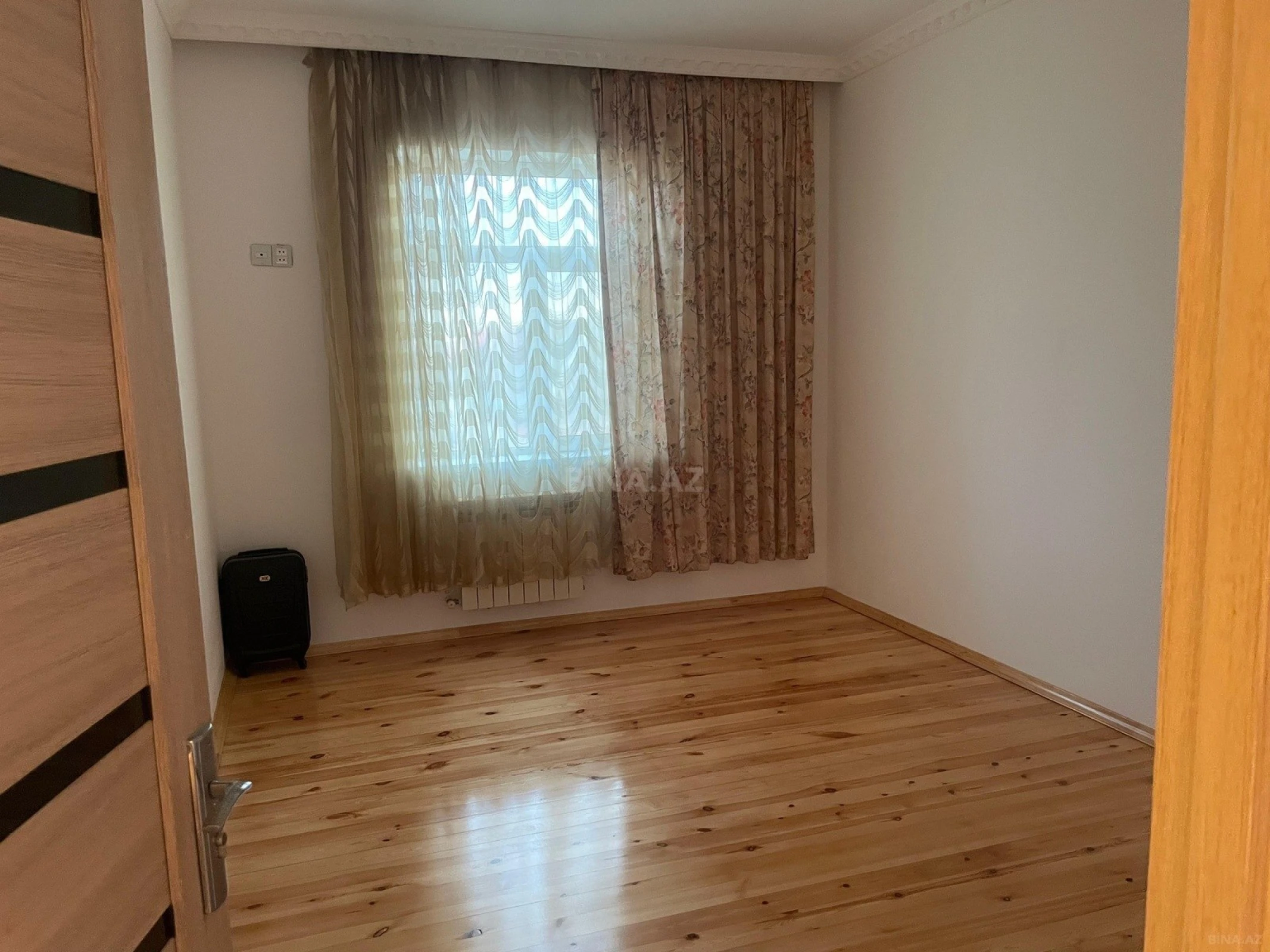 Satılır 7 otaqlı həyət evi 200 m²