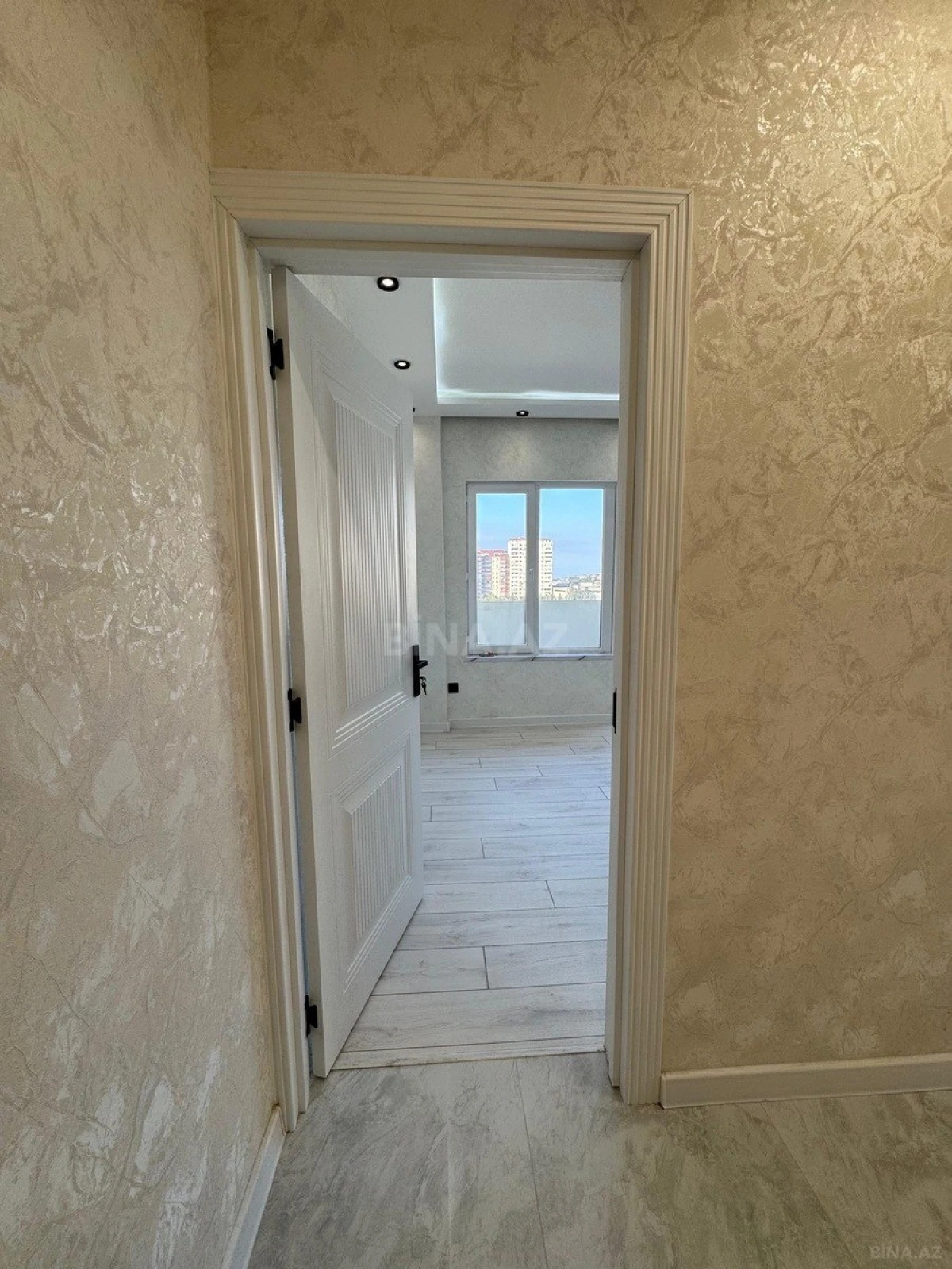 Satılır 2 otaqlı mənzil 45 m²