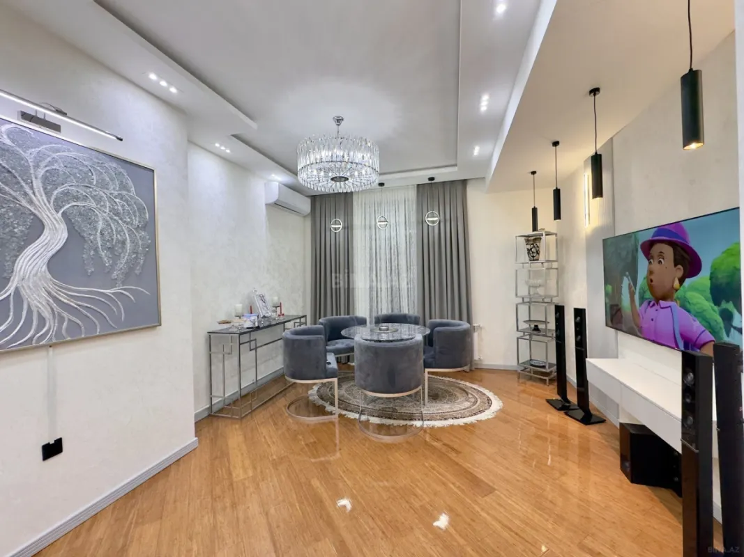 Satılır 3 otaqlı mənzil 107 m²
