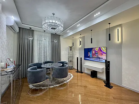 Satılır 3 otaqlı mənzil 107 m²