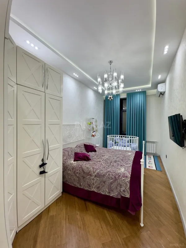 Satılır 3 otaqlı mənzil 107 m²