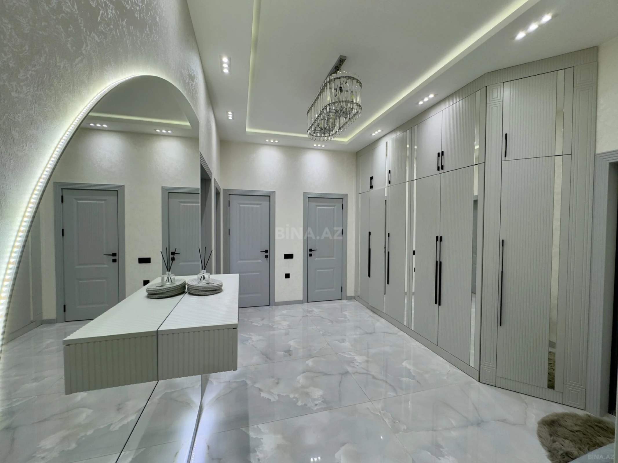 Satılır 3 otaqlı mənzil 107 m²