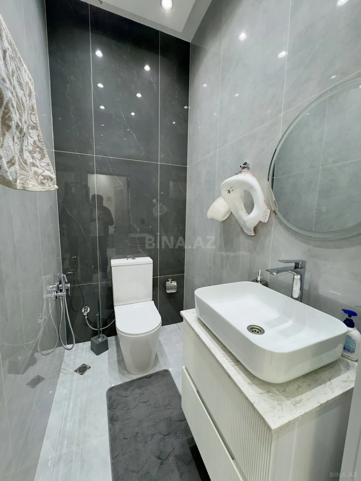 Satılır 3 otaqlı mənzil 107 m²