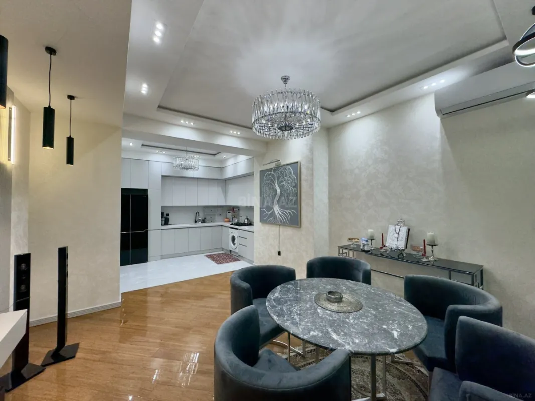 Satılır 3 otaqlı mənzil 107 m²