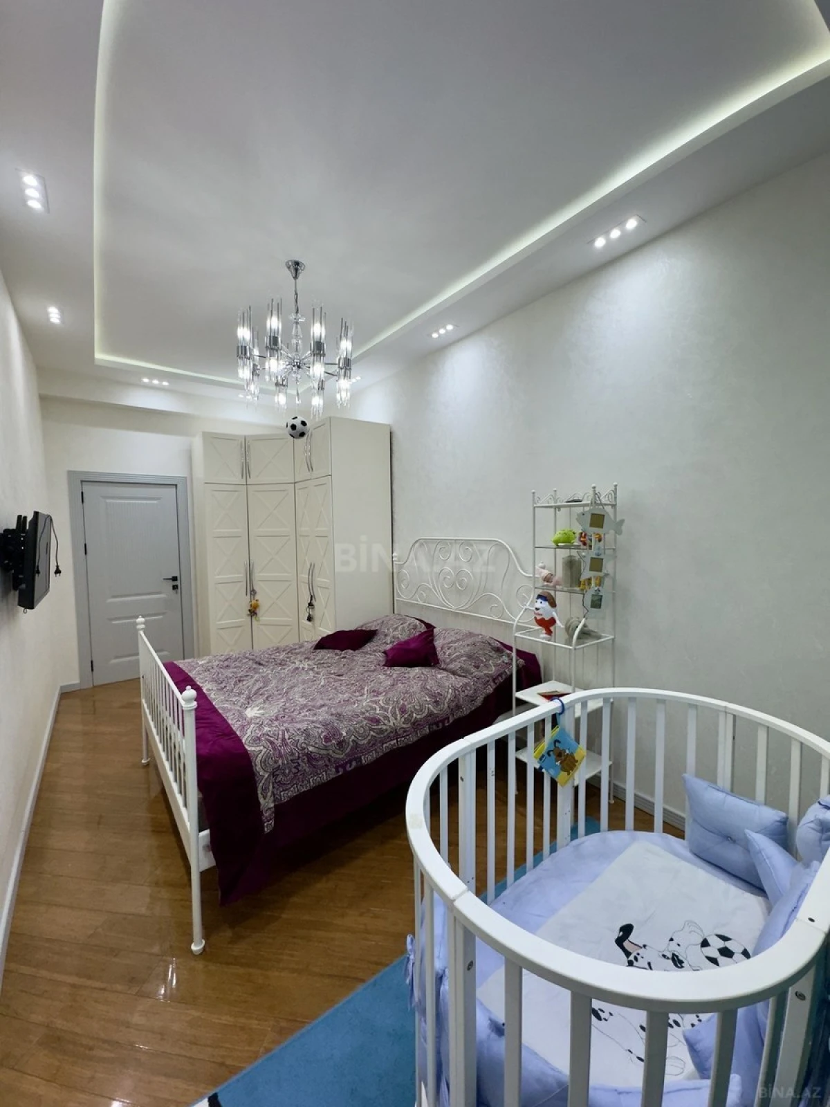 Satılır 3 otaqlı mənzil 107 m²