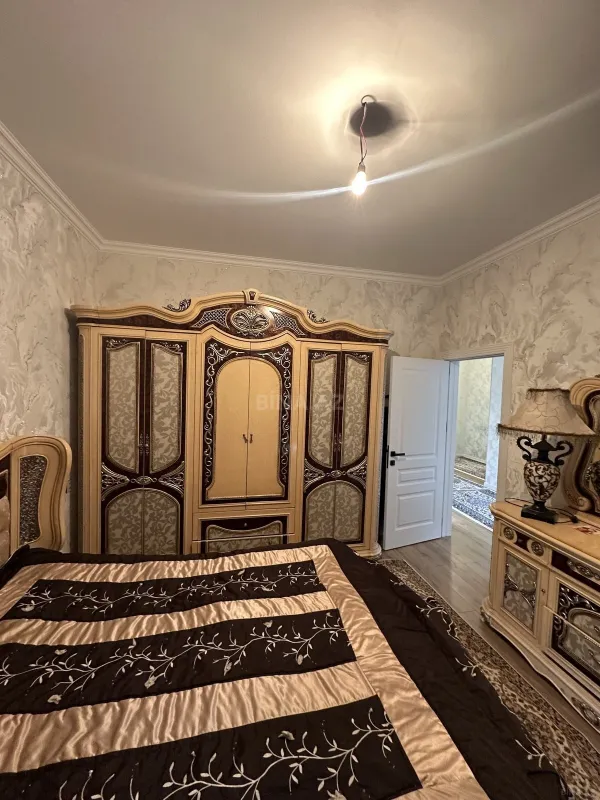 Satılır 4 otaqlı həyət evi 180 m²