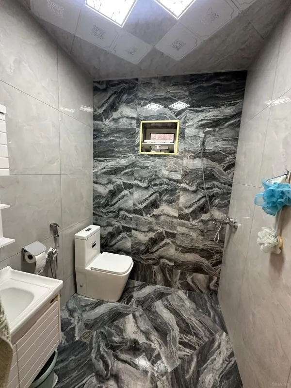 Satılır 4 otaqlı həyət evi 180 m²