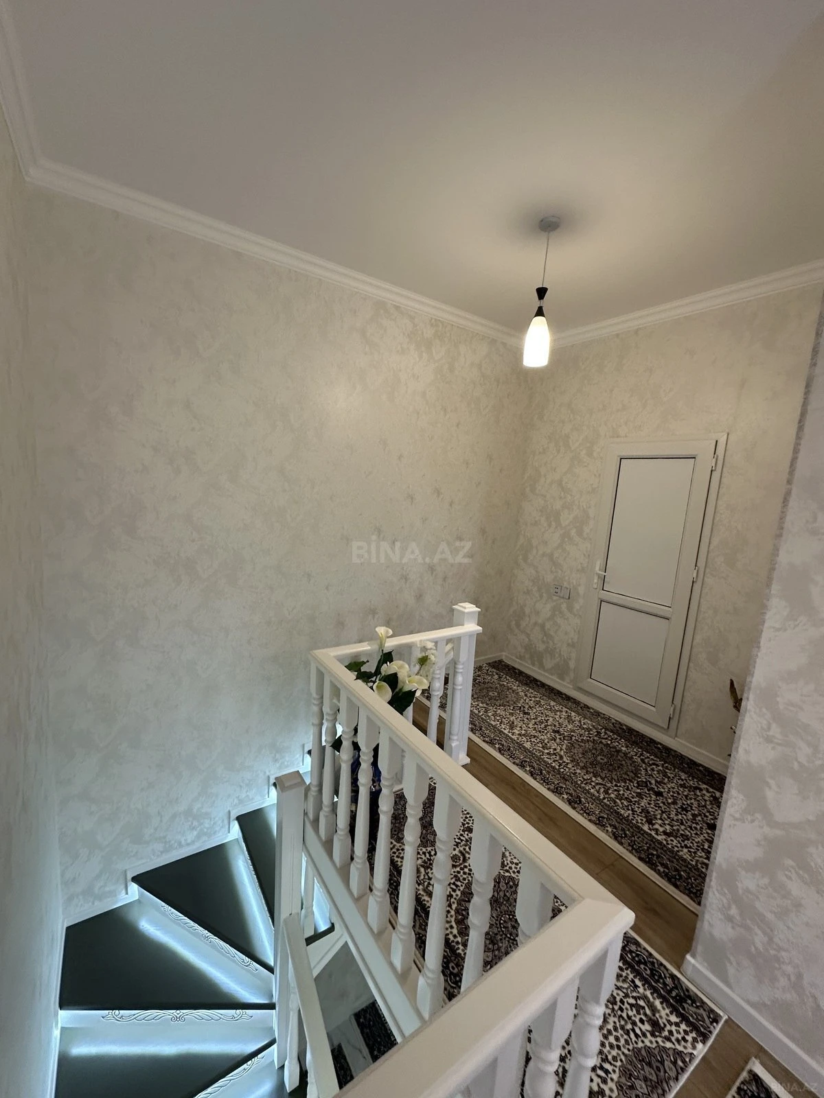 Satılır 4 otaqlı həyət evi 180 m²