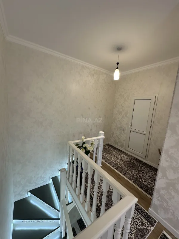 Satılır 4 otaqlı həyət evi 180 m²