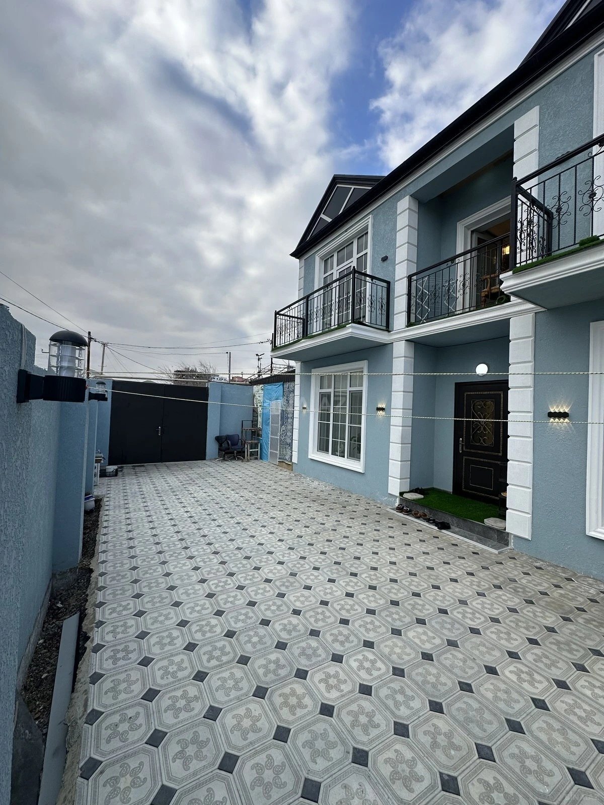 Satılır 4 otaqlı həyət evi 180 m²