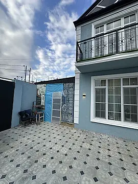 Satılır 4 otaqlı həyət evi 180 m²