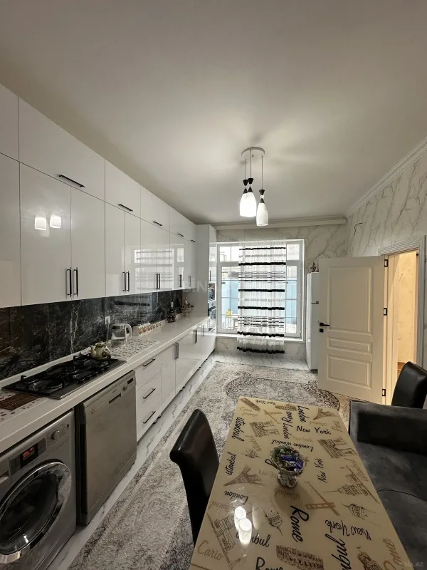 Satılır 4 otaqlı həyət evi 180 m²