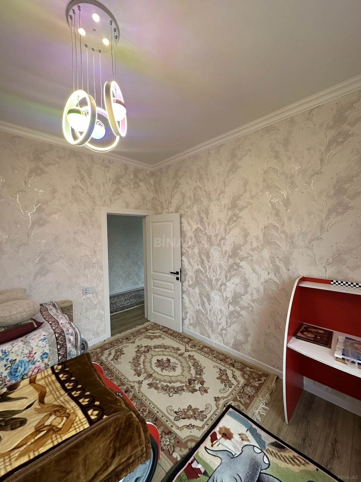 Satılır 4 otaqlı həyət evi 180 m²