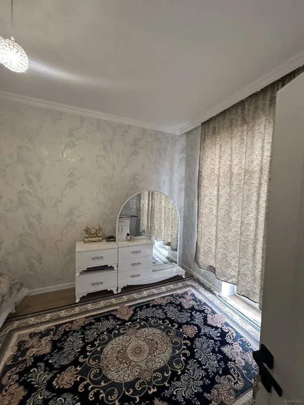 Satılır 4 otaqlı həyət evi 180 m²