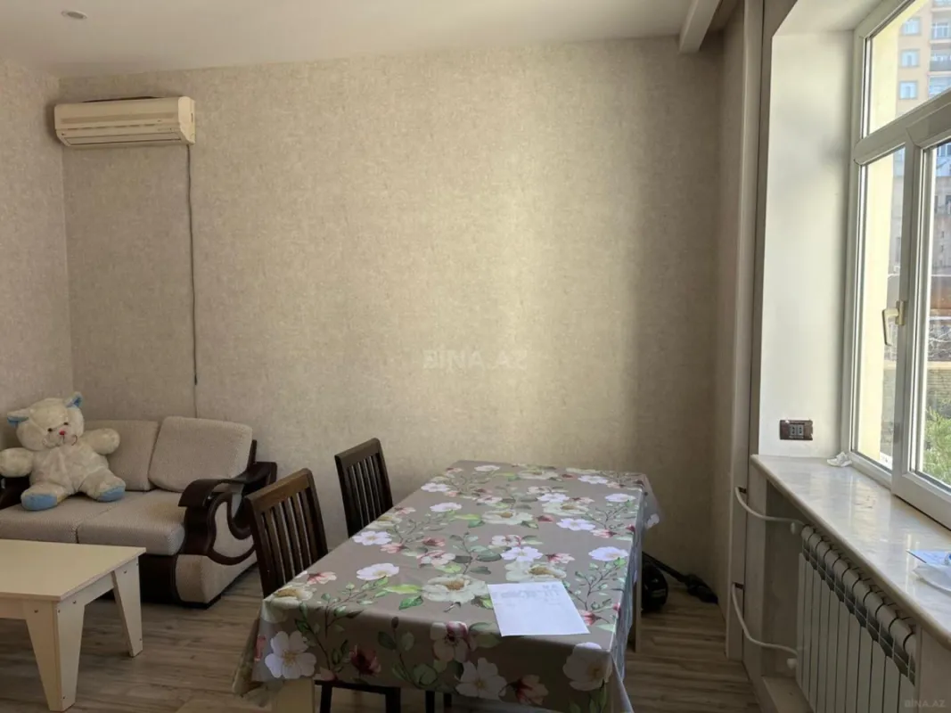 Kirayə verilir 2 otaqlı mənzil 65 m²
