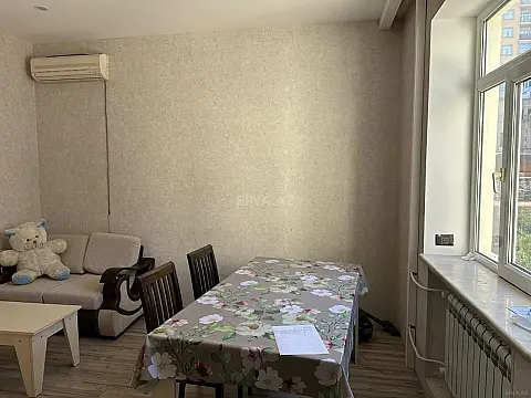 Kirayə verilir 2 otaqlı mənzil 65 m²