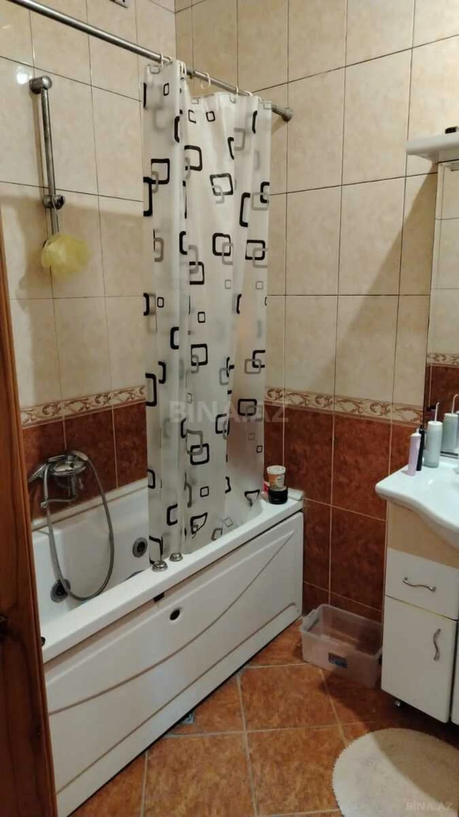 Satılır 2 otaqlı mənzil 74 m²