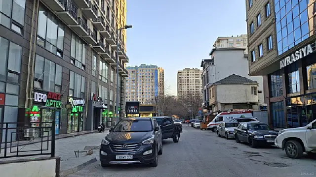 Satılır 5 otaqlı həyət evi 192 m²