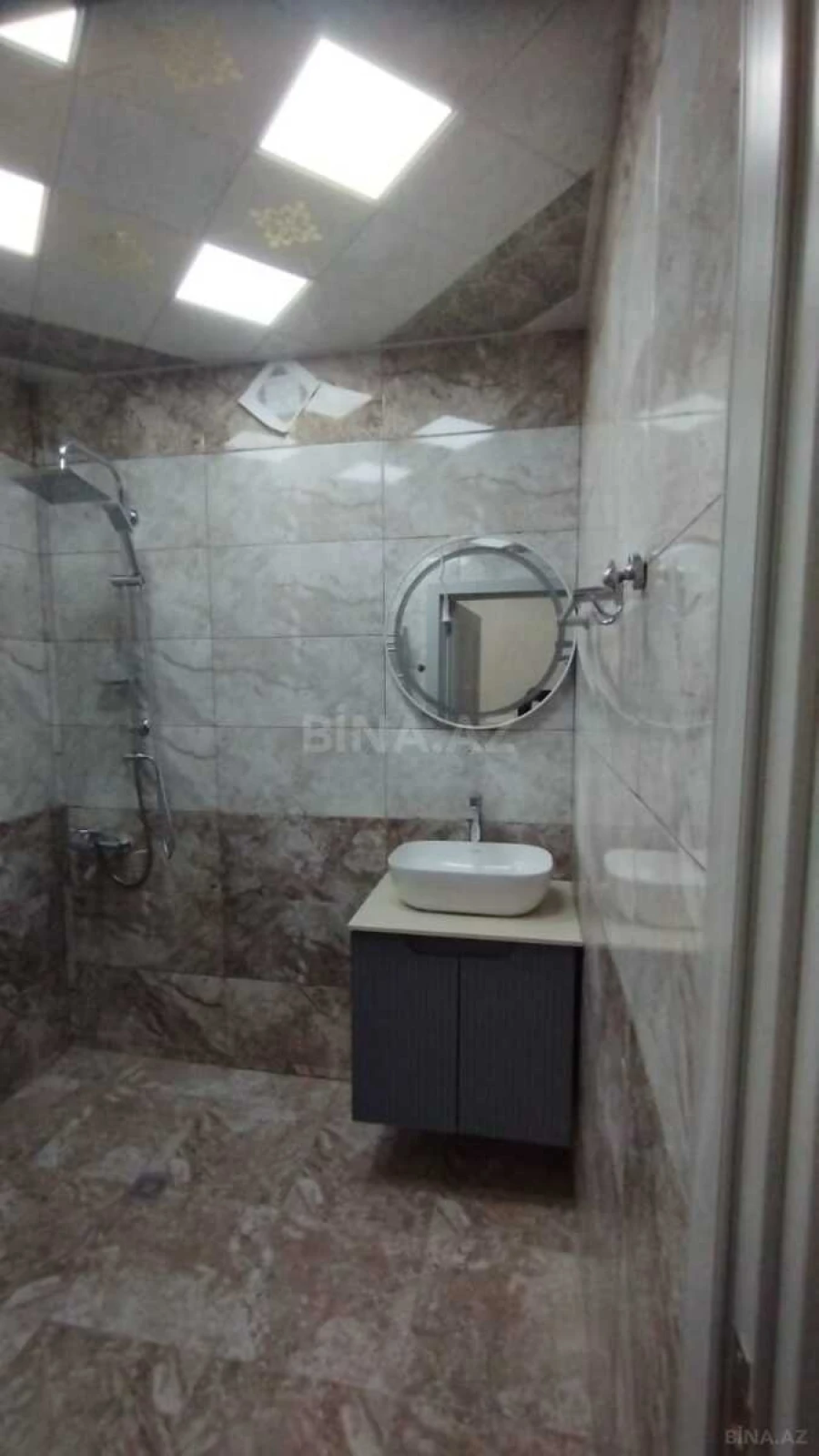 Satılır 5 otaqlı həyət evi 192 m²
