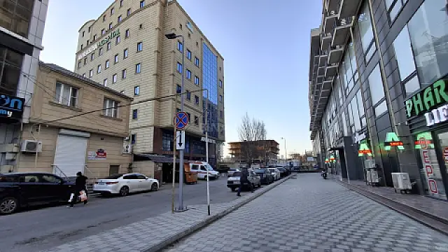 Satılır 5 otaqlı həyət evi 192 m²