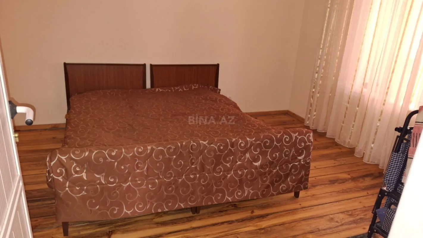 Satılır 5 otaqlı həyət evi 192 m²