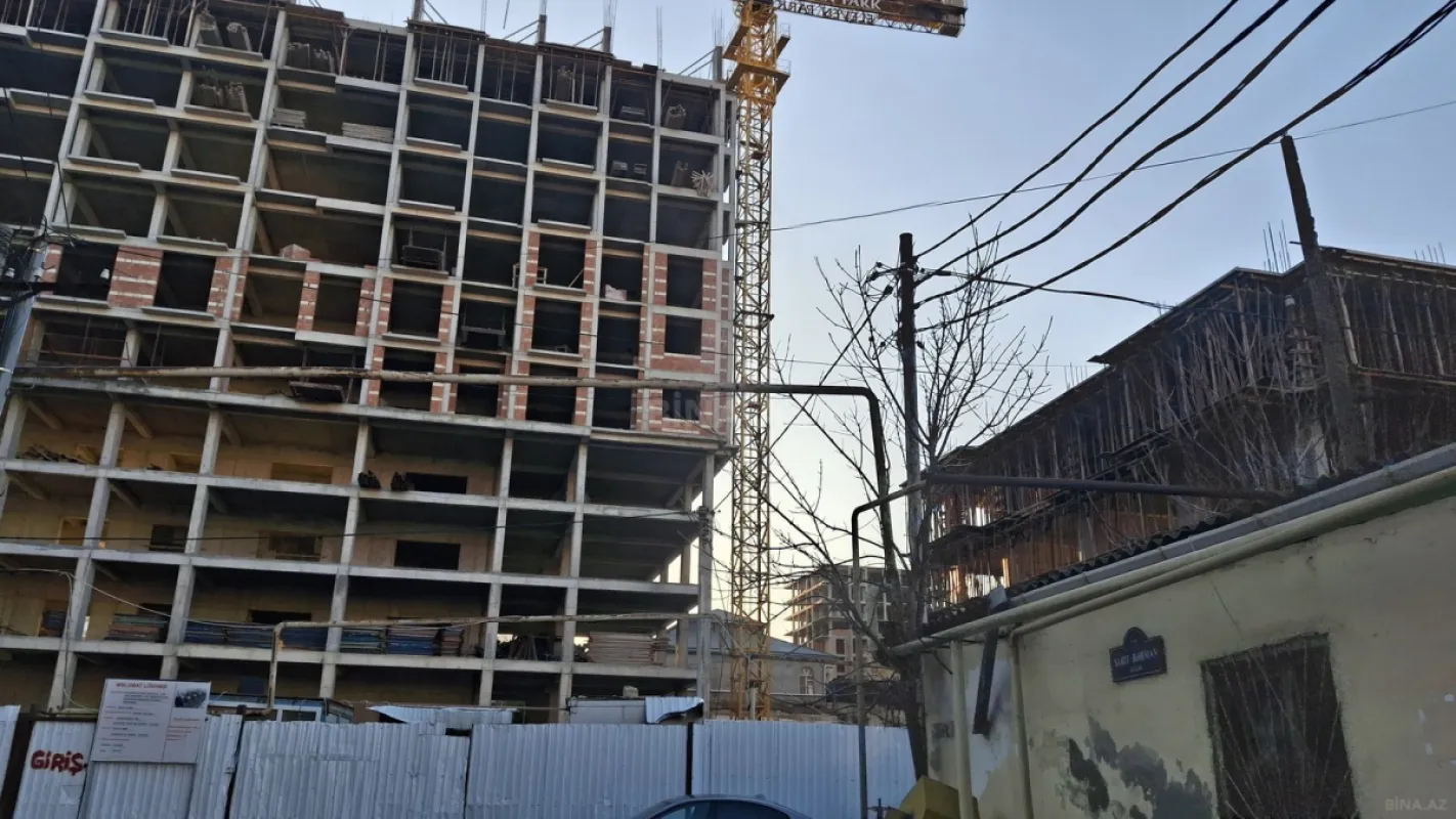 Satılır 5 otaqlı həyət evi 192 m²