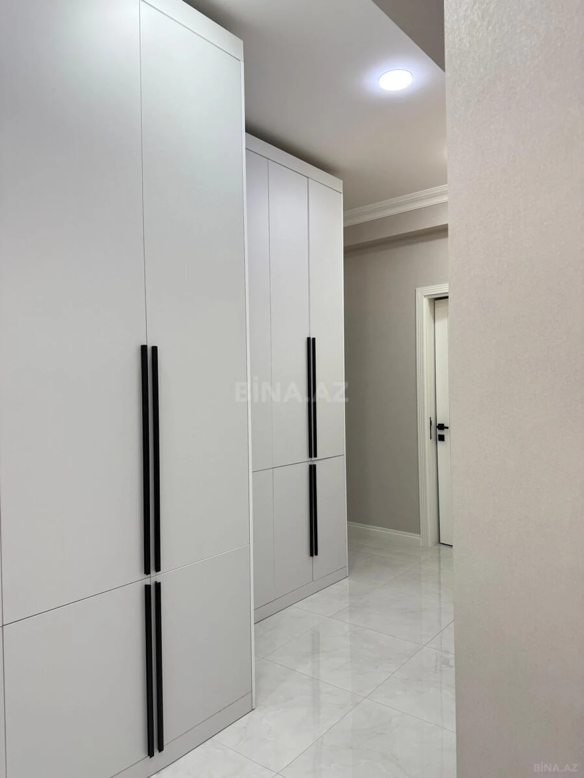 Satılır 2 otaqlı mənzil 69 m²