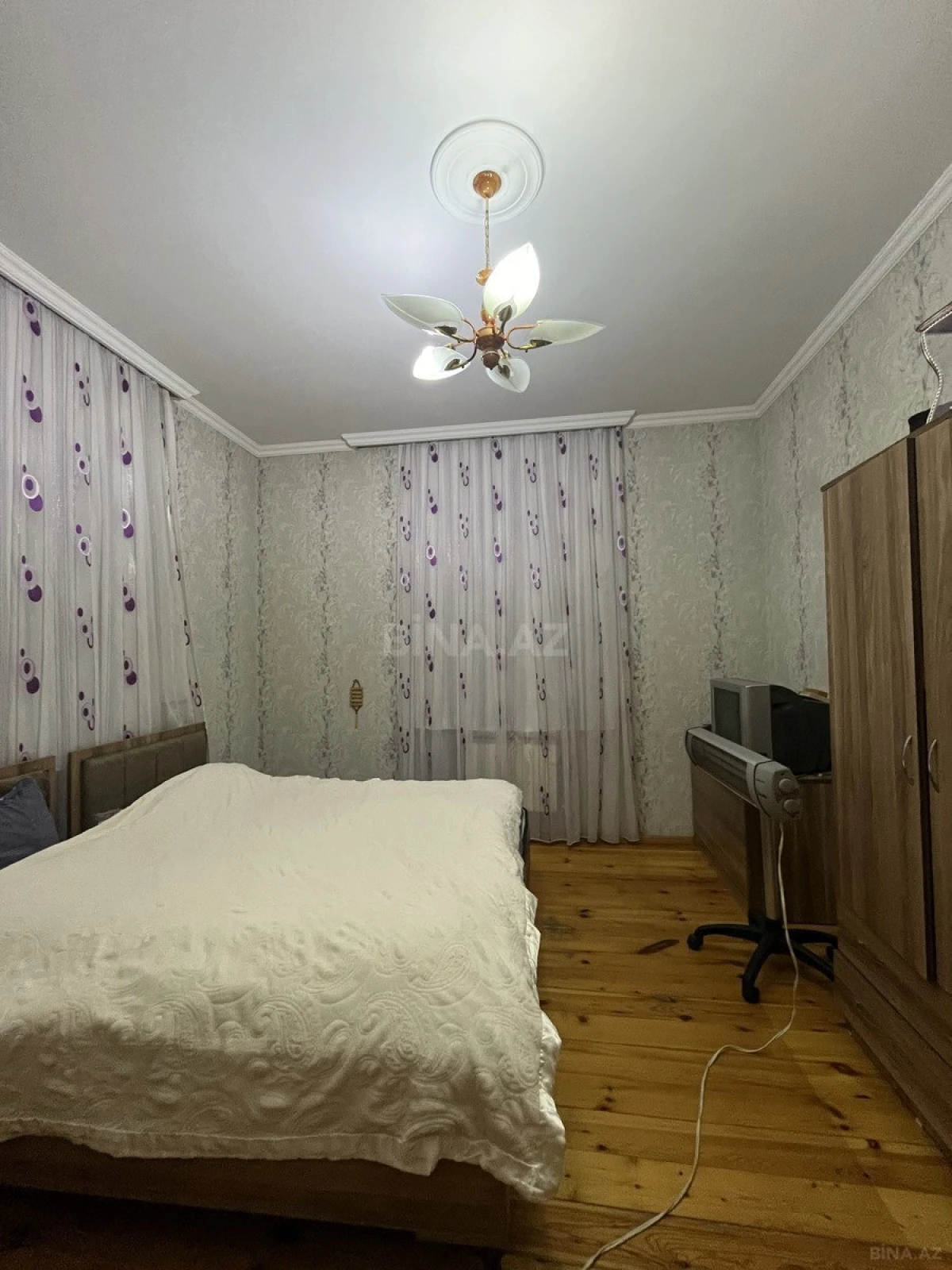 Satılır 6 otaqlı həyət evi 200 m²