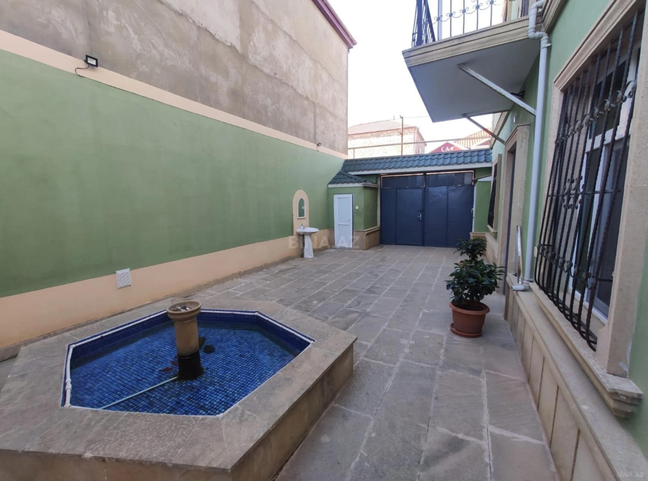 Satılır 6 otaqlı həyət evi 200 m²