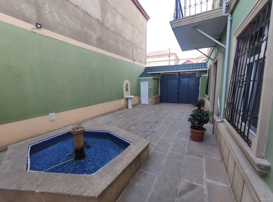 Satılır 6 otaqlı həyət evi 200 m²