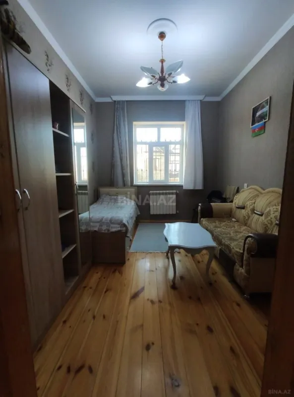 Satılır 6 otaqlı həyət evi 200 m²