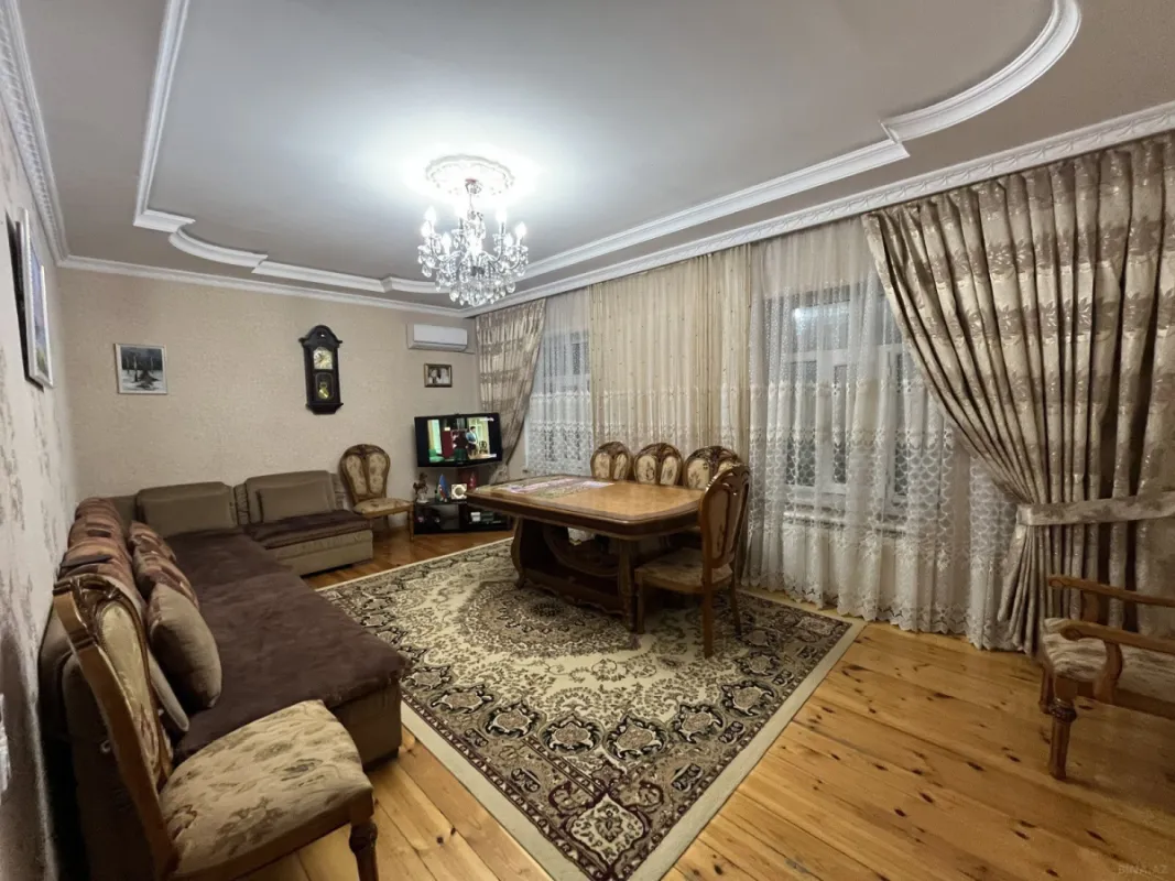 Satılır 6 otaqlı həyət evi 200 m²